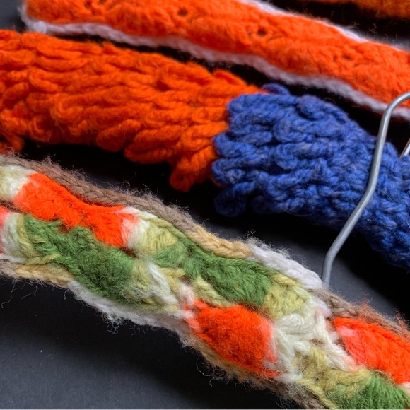 v i n t a g e :: 4 Handmade Crochet Knit Clothing Hangers Wooden Set - Picture 10 of 10